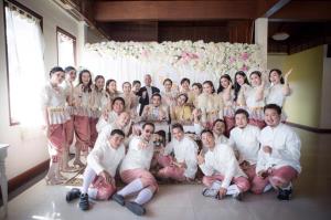 ชุดไทยเพื่อนเจ้าสาว เช่าที่แบมบี้ เวดดิ้ง ห้วยขวาง